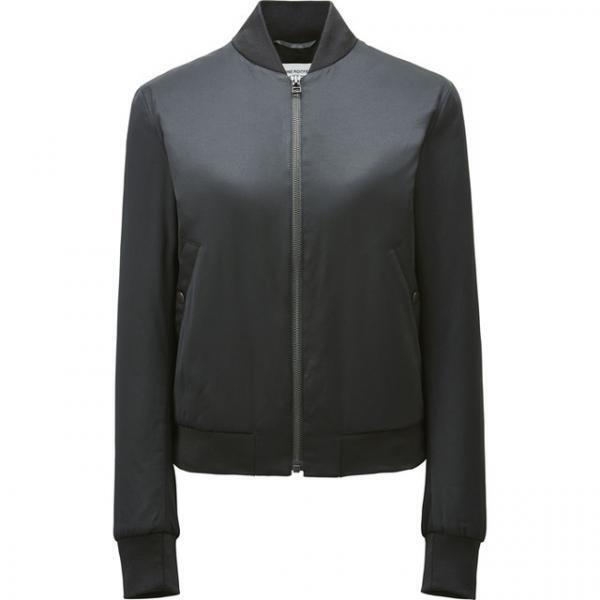 ユニクロ×カリーヌ・ロワトフェルド、2016秋冬は“働く女性”を美しく魅せるためのワードローブ