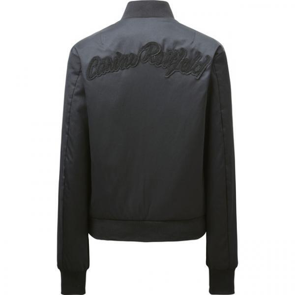 ユニクロ×カリーヌ・ロワトフェルド、2016秋冬は“働く女性”を美しく魅せるためのワードローブ