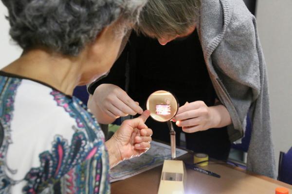 昭和30年から50年の記録がスクリーンで蘇る。記憶の“穴”に着目した8ミリフィルム鑑賞会