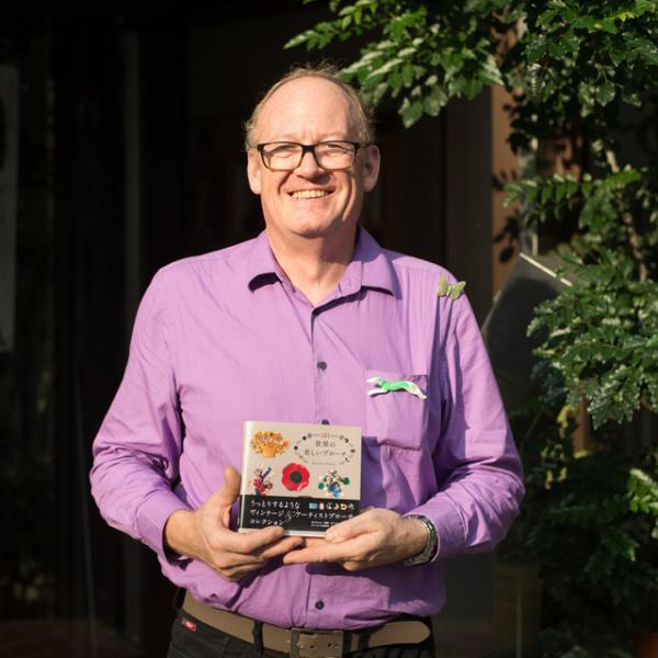 『世界の美しいブローチ』アンティーク&amp;ヴィンテージのブローチ約800点を収めた写真集が刊行！2日間の蚤の市も