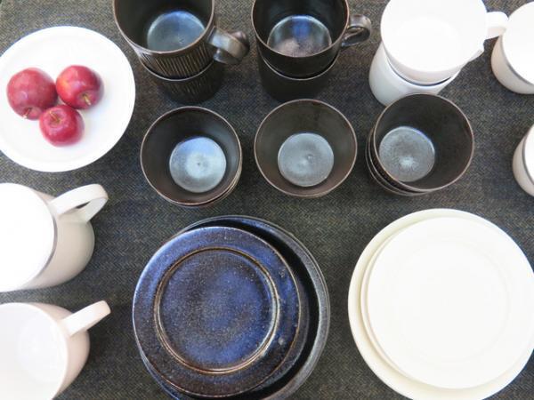 日常の習慣から暮らしを見つめる「おへそ的、買い物のすすめ展」が開催中。漢方ごはんやお掃除グッズが勢揃い