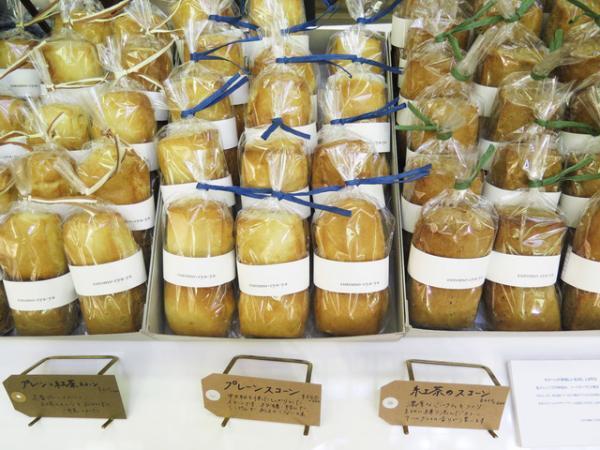 日常の習慣から暮らしを見つめる「おへそ的、買い物のすすめ展」が開催中。漢方ごはんやお掃除グッズが勢揃い