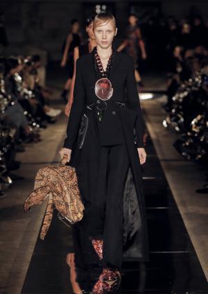 【ルック】ジバンシィ17SSウィメンズコレクション