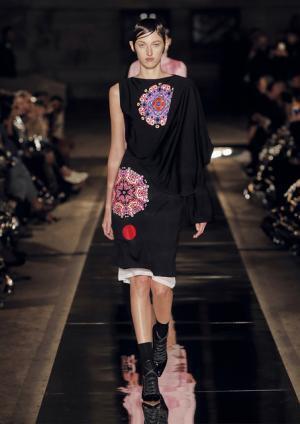 【ルック】ジバンシィ17SSウィメンズコレクション