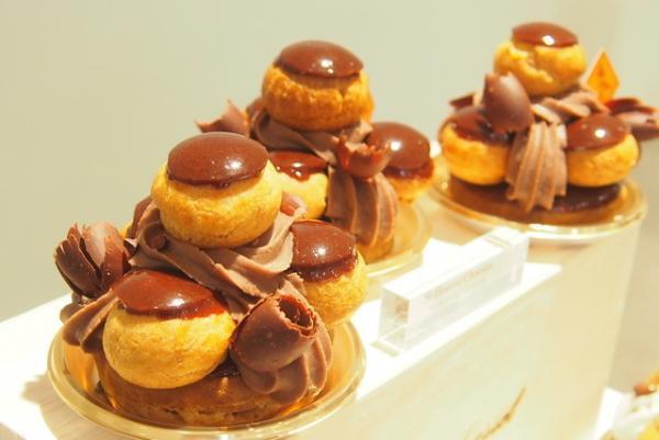 ミルフイユが七変化で登場！クリスマスからバレンタインまで、フレデリック・カッセルの新作発表会をレポート