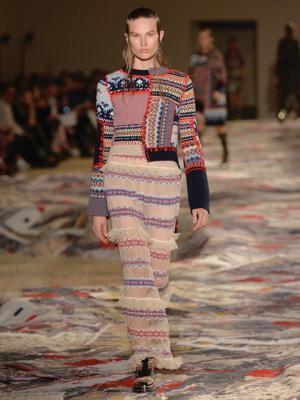 【ルック】アレキサンダー・マックイーン17SSウィメンズコレクション