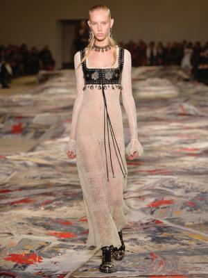 【ルック】アレキサンダー・マックイーン17SSウィメンズコレクション