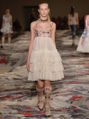 【ルック】アレキサンダー・マックイーン17SSウィメンズコレクション