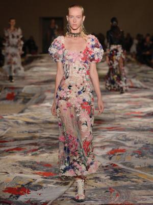 【ルック】アレキサンダー・マックイーン17SSウィメンズコレクション