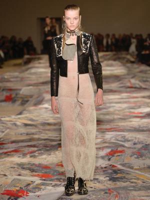 【ルック】アレキサンダー・マックイーン17SSウィメンズコレクション