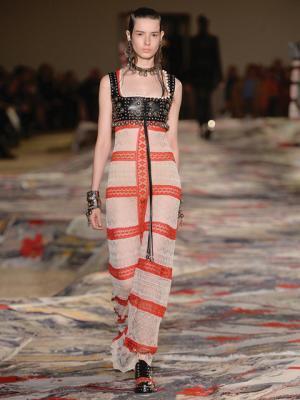 【ルック】アレキサンダー・マックイーン17SSウィメンズコレクション