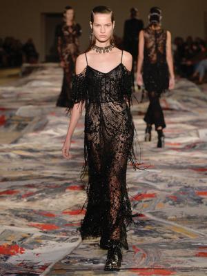 【ルック】アレキサンダー・マックイーン17SSウィメンズコレクション