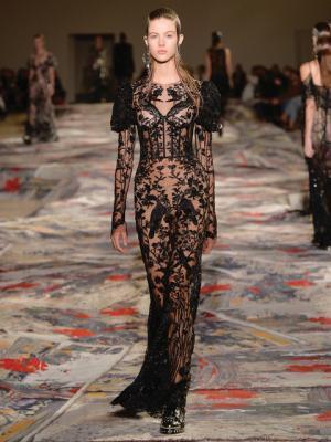 【ルック】アレキサンダー・マックイーン17SSウィメンズコレクション