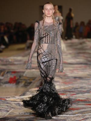 【ルック】アレキサンダー・マックイーン17SSウィメンズコレクション