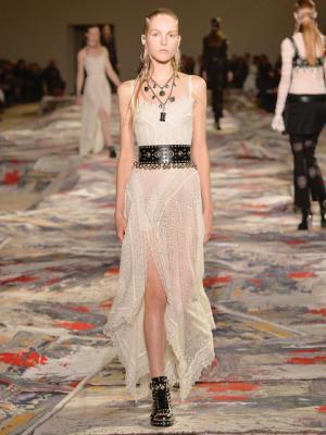 【ルック】アレキサンダー・マックイーン17SSウィメンズコレクション