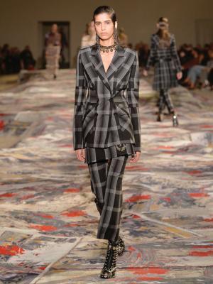 【ルック】アレキサンダー・マックイーン17SSウィメンズコレクション