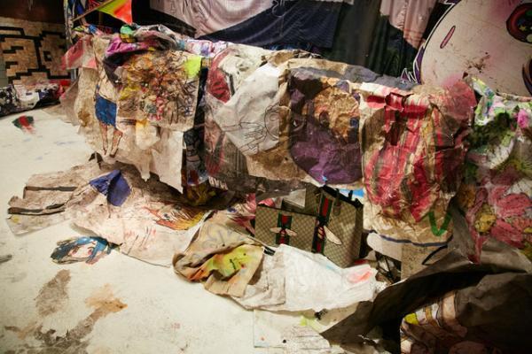 グッチ、4人のアーティストが“4つの部屋”で表現するアートプロジェクト。真鍋大度、塩田千春らが参加