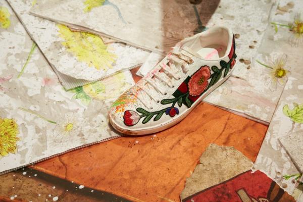 グッチ、4人のアーティストが“4つの部屋”で表現するアートプロジェクト。真鍋大度、塩田千春らが参加