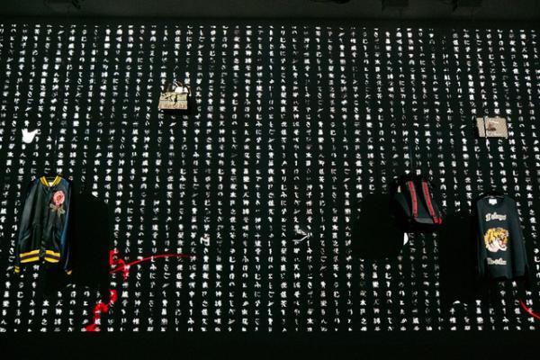 グッチ、4人のアーティストが“4つの部屋”で表現するアートプロジェクト。真鍋大度、塩田千春らが参加