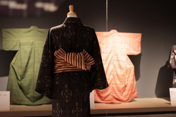 白洲正子が生涯愛した着物や和装小物、器を展示する特別展「白洲正子ときもの」が松屋銀座で開催