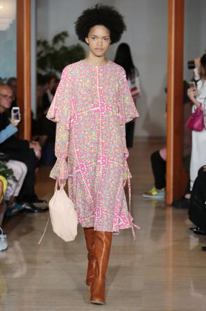 マリメッコ、時代を超越する“本当に良いデザイン”を提唱【17SSウィメンズ】