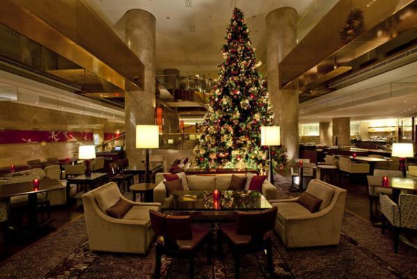 ヘンゼルとグレーテルのお菓子の家！ヒルトン東京のクリスマスデザートブッフェ