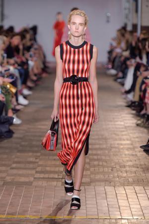 スポーツマックス、日常に遊び心をプラスしてありのままの自分に歓びを【17SSウィメンズ】