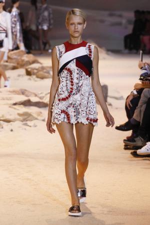 【ルック】モンクレール ガム・ルージュ17SSコレクション