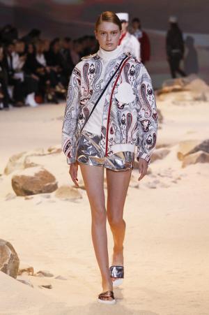 【ルック】モンクレール ガム・ルージュ17SSコレクション