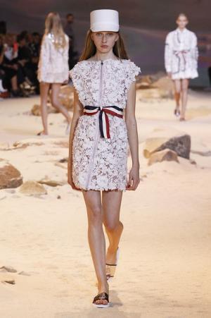 【ルック】モンクレール ガム・ルージュ17SSコレクション