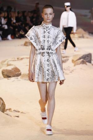 【ルック】モンクレール ガム・ルージュ17SSコレクション