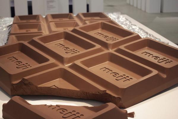 “きのこの山”や“明治ブルガリアヨーグルト”の秘密が明らかに!?「デザインの解剖展」が開幕【レポート】