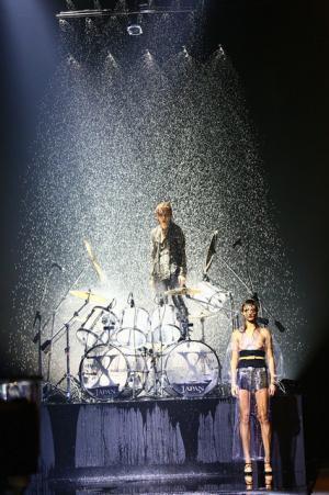 世界に通用する“KIMONO”作りを。YOSHIKIが挑むロックの新たな地平【17SSウィメンズ】