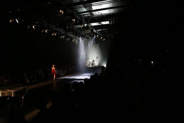 世界に通用する“KIMONO”作りを。YOSHIKIが挑むロックの新たな地平【17SSウィメンズ】