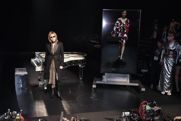 世界に通用する“KIMONO”作りを。YOSHIKIが挑むロックの新たな地平【17SSウィメンズ】