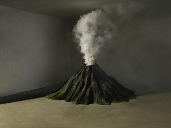 イッセイ ミヤケの広告写真なども手掛けるフォトグラファー半沢健が2年振りの写真展を開催