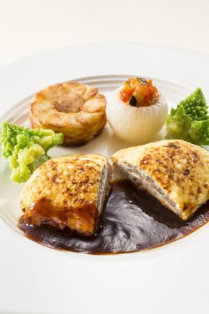 ウェディングの“リングピロー”がモチーフのケーキも。帝国ホテル東京でクリスマスケーキの予約開始