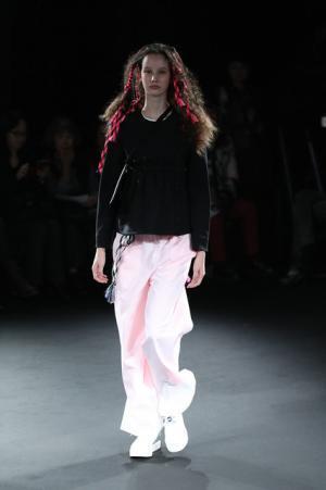 ミントデザインズが見せる、疾走する90'sのカバーストーリー【17SSウィメンズ】