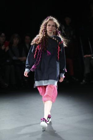 ミントデザインズが見せる、疾走する90'sのカバーストーリー【17SSウィメンズ】