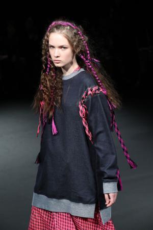 ミントデザインズが見せる、疾走する90'sのカバーストーリー【17SSウィメンズ】