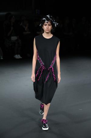 ミントデザインズが見せる、疾走する90'sのカバーストーリー【17SSウィメンズ】