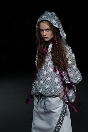 ミントデザインズが見せる、疾走する90'sのカバーストーリー【17SSウィメンズ】