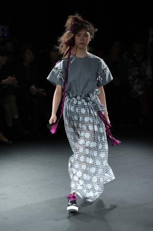 ミントデザインズが見せる、疾走する90'sのカバーストーリー【17SSウィメンズ】