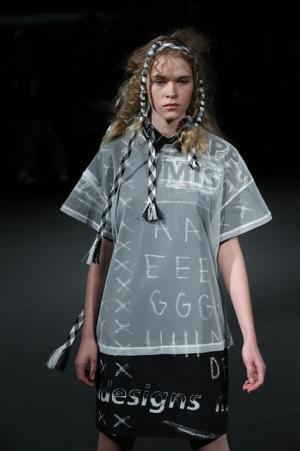 ミントデザインズが見せる、疾走する90'sのカバーストーリー【17SSウィメンズ】