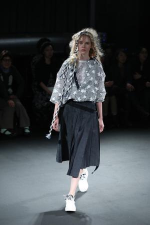 ミントデザインズが見せる、疾走する90'sのカバーストーリー【17SSウィメンズ】