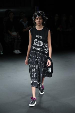 ミントデザインズが見せる、疾走する90'sのカバーストーリー【17SSウィメンズ】