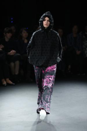 ミントデザインズが見せる、疾走する90'sのカバーストーリー【17SSウィメンズ】