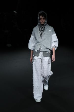 ミントデザインズが見せる、疾走する90'sのカバーストーリー【17SSウィメンズ】