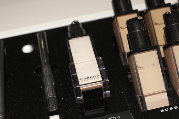 「バーバリー ビューティ ボックス」が期間限定オープン。ショーにインスパイアされた会場、限定アイテムも