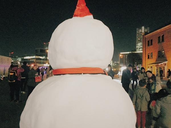 横浜赤レンガ倉庫のクリスマス マーケット！今年は雪の演出でドイツのホワイトクリスマスを再現